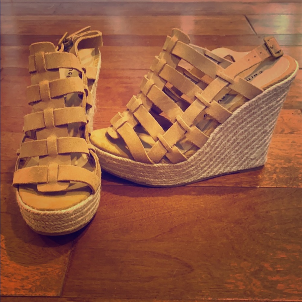 Chinese laundry Wedges